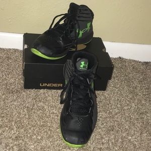 Under Armour Boys shoes